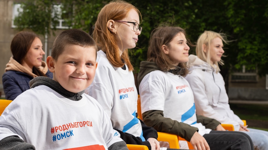 Омский НПЗ помог открыть летний кинотеатр для детей