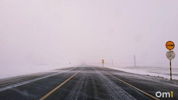 В Омской области продлили ограничение движения по трассам из-за непогоды
