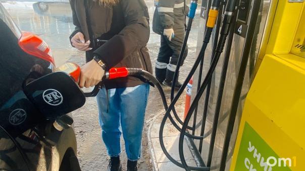 Эксперт спрогнозировал рост цен на бензин в Омске до 55 рублей