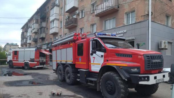 Шелест пообещал помочь омичам, чьи квартиры пострадали из-за пожара в Нефтяниках