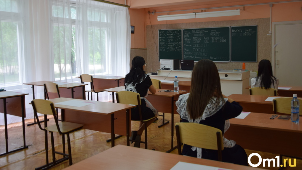 «Все планы насмарку»: в Новосибирске выпускной класс закрыли на карантин из-за COVID-19