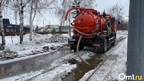 Кипяток бьёт из под земли. СК начал проверку из-за крупной коммунальной аварии в Омске
