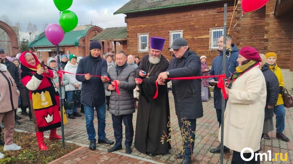 В Новосибирске состоялось открытие сквера у церкви Успенского прихода