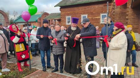 В Новосибирске состоялось открытие сквера у церкви Успенского прихода