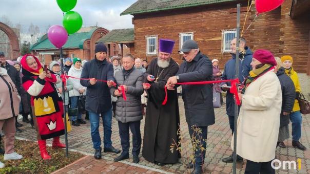 В Новосибирске состоялось открытие сквера у церкви Успенского прихода