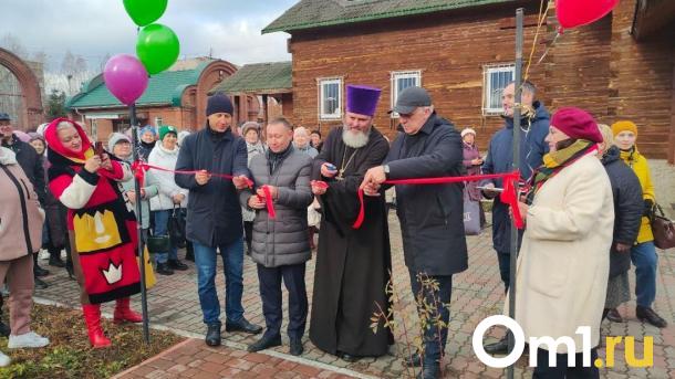 В Новосибирске состоялось открытие сквера у церкви Успенского прихода