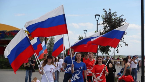 В Новосибирске отмечают День России на Михайловской набережной. ФОТО