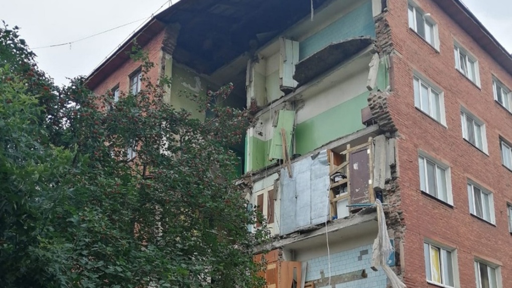 Александр Бурков сообщил, что сотни омских домов находятся в аварийном состоянии