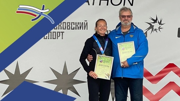 Омичка Марина Ковалёва выиграла марафон в Москве
