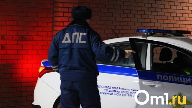 Омич, обливший инспектора бензином, угрожал поджечь автомобиль