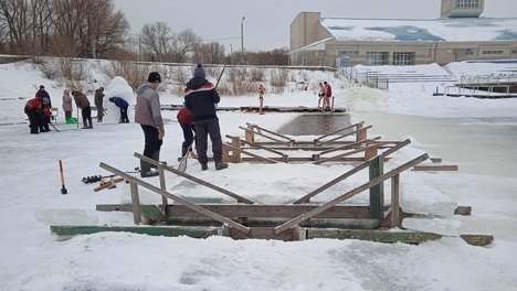 Спасатели опечатали купель моржей на «Зеленом острове»