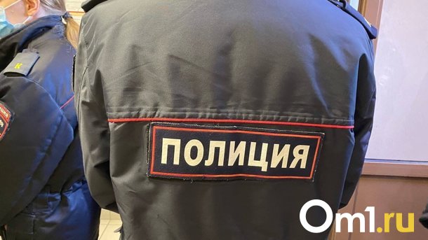 Наркоторговцев с крупной партией запрещённых веществ задержали в Омске
