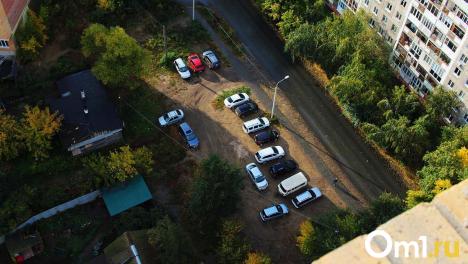 Откатил и поехал: в Омске задержали босого угонщика