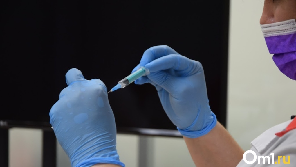 Более 154 тысяч омичей поставили себе прививку от коронавируса