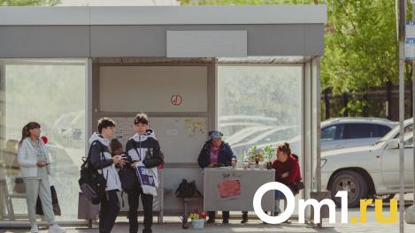 В Омске закрыли тёплую остановку из-за разгрома, который устроили там дети