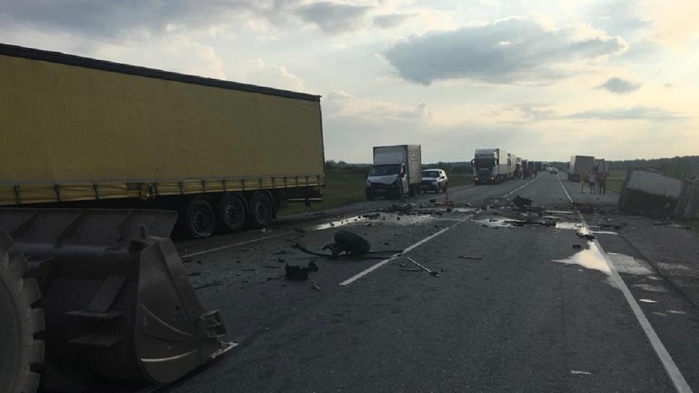 Водитель погиб в тройном ДТП в Новосибирской области (подробности)