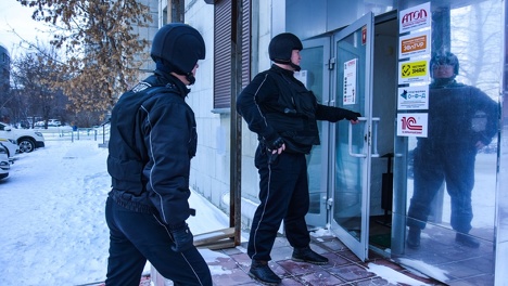 Угрожал расправой: агрессивный новосибирец напал на собственную жену