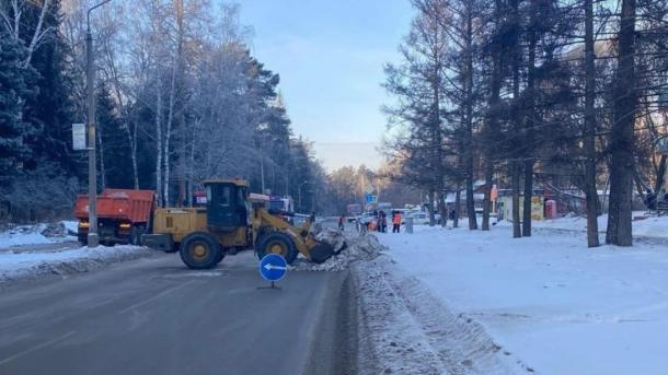 В Новосибирске за сутки вывезли 18 тысяч кубометров снега