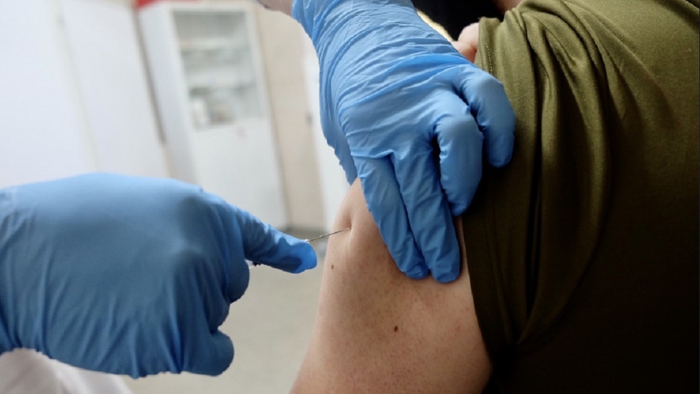 39 мобильных бригад вакцинируют от коронавируса жителей Новосибирской области