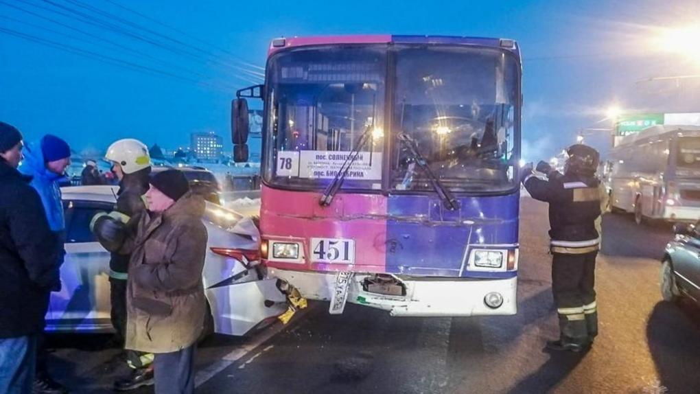 Бастрыкин дал поручение возбудить уголовное дело по факту массового ДТП с омскими автобусами