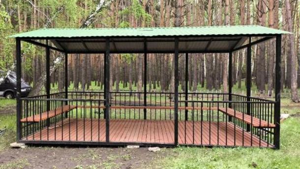 Беседки и скамейки для омского детского лагеря изготовят заключённые