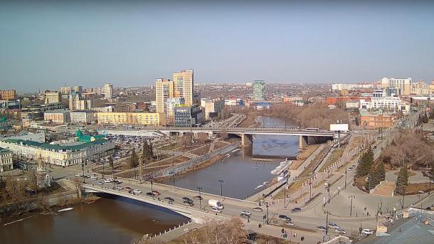 Омка в центре города полностью очистилась ото льда