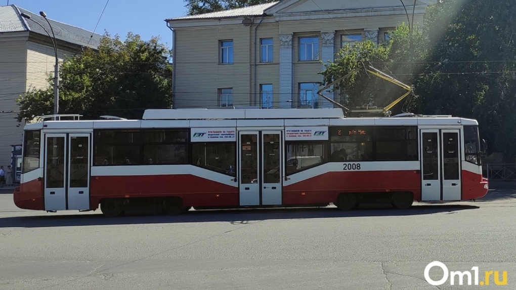 В Новосибирске эвакуировали трамвай из-за возгорания электропроводки