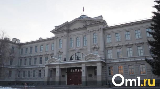 Бывшего главу омского Минздрава Артёма Наркевича наградили перед отставкой