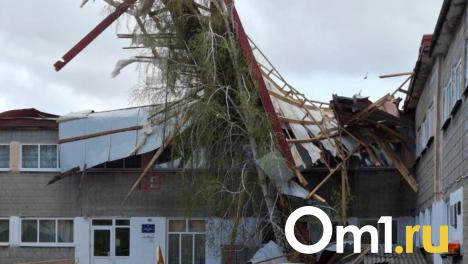 Непогода разнесла школу в Омской области
