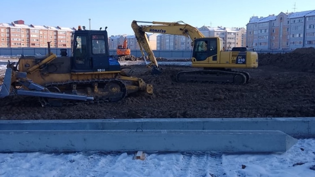 Застройщика школы в Ясной Поляне предупредили о последствиях за срыв сроков строительства