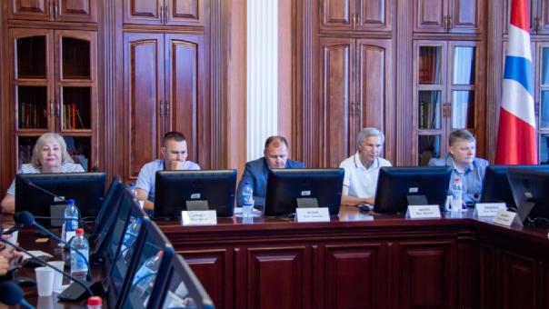 В Заксобрании обсудили важные инициативы, связанные с молодёжью