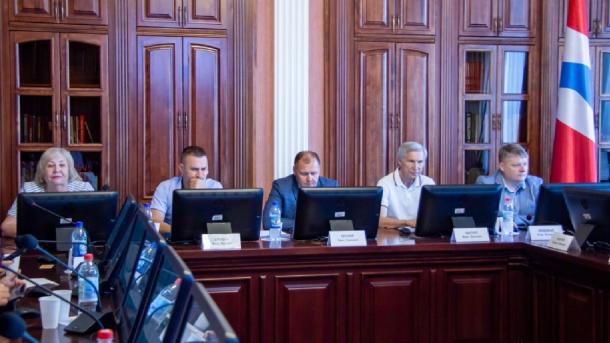 В Заксобрании обсудили важные инициативы, связанные с молодёжью