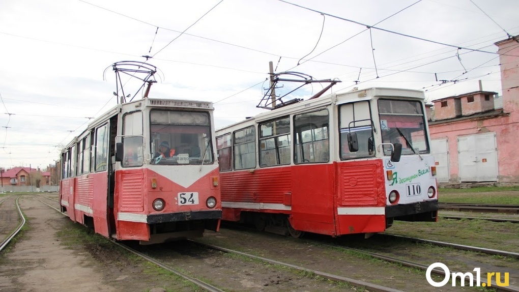 В Омске остановилось движение трамваев из-за обрыва проводов