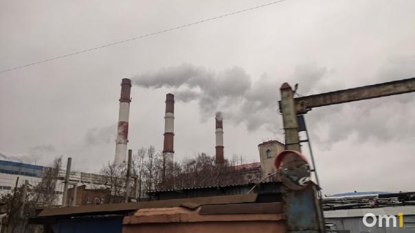 Закрывайте окна. В Омске на целые сутки может испортиться воздух