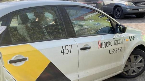 Больше тысячи рублей: из-за не погоды в Омске резко взлетели цены на такси