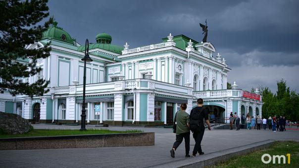 «Очень высокий класс режиссуры». В омских театрах стартовал фестиваль «Золотая маска»