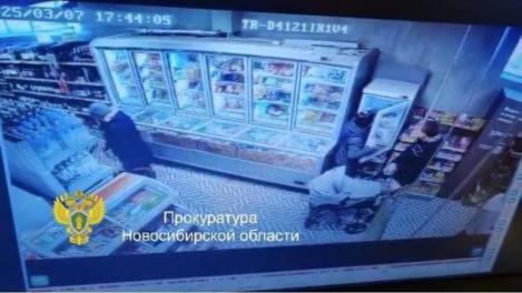 В Новосибирске супруги воровали продукты из магазина с помощью коляски