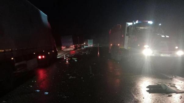 В жутком ДТП с двумя фурами на трассе Тюмень — Омск погибли люди