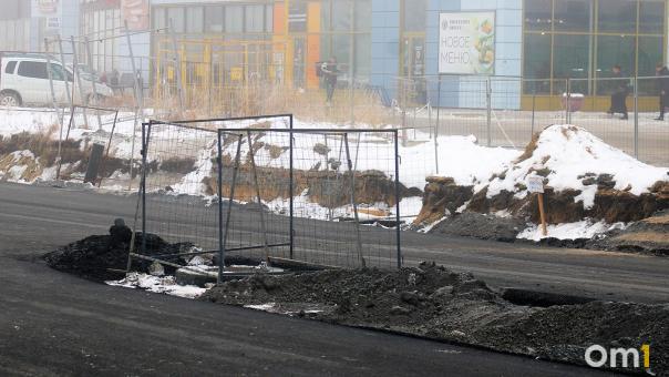 В Омске отремонтируют дороги, где асфальт сошёл вместе со снегом