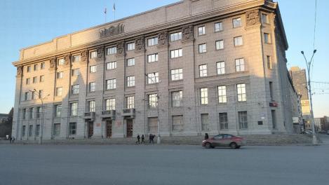 Анатолий Локоть обещает пересадить всю мэрию на отечественные автомобили