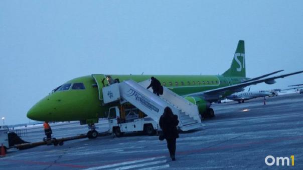 Самолёт S7 из Новосибирска застрял в Узбекистане из-за поломки шасси