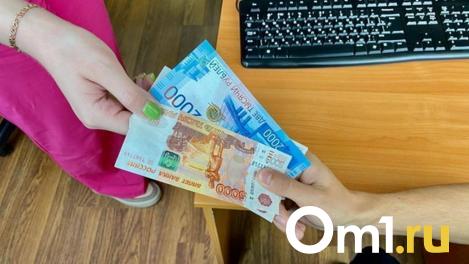 Омичи, пострадавшие от паводка, получают денежные выплаты