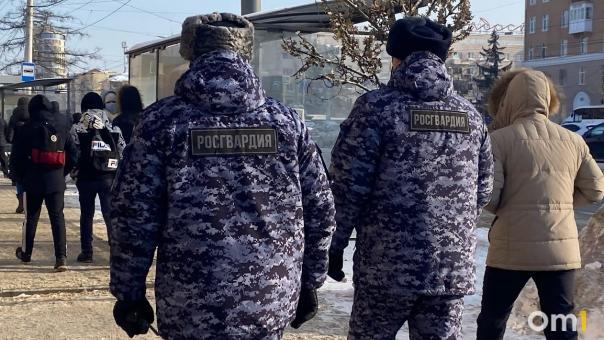 Омские росгвардейцы отыскали и вернули матери потерявшегося ребёнка