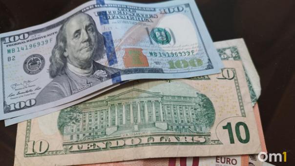 Омичи потратили в магазинах почти 90 миллиардов за два месяца