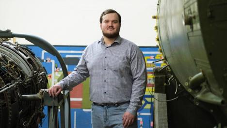 Омский аспирант получил президентскую стипендию за проект по очистке космоса