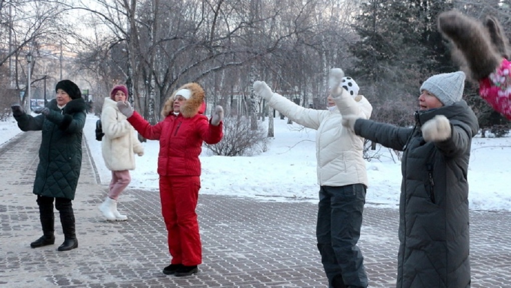Сезон гимнастики на снегу стартовал в Новосибирске