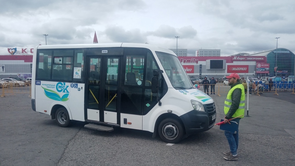 Водители омских маршруток сразились с водителями автобусов в конкурсе профмастерства