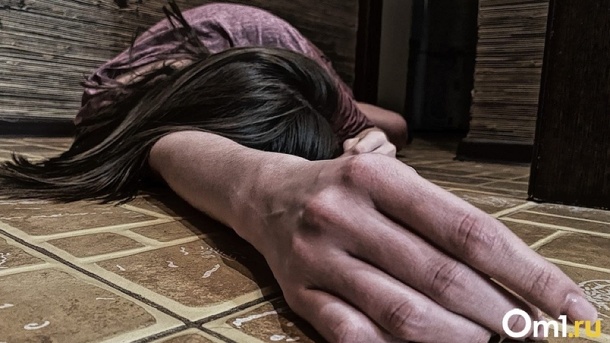 Внезапная смерть: труп 39-летней женщины нашли в квартире в Новосибирске