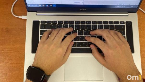 Мошенники научились взламывать личные кабинеты омичей на маркетплейсах