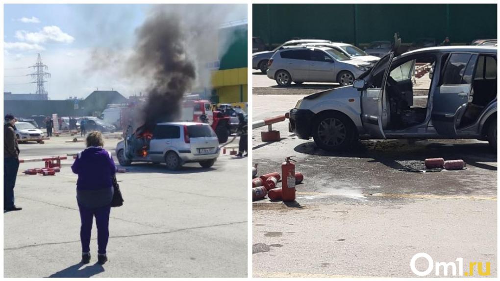 Легковой автомобиль загорелся возле гипермаркета «Колорлон» в Новосибирске